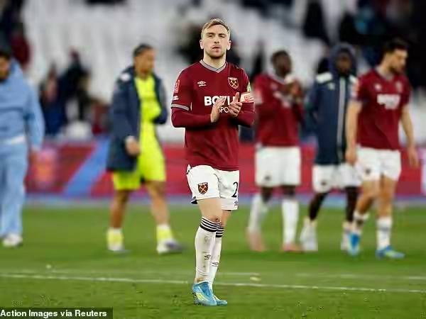 足坛悲喜夜，皇马1-1赫罗纳，铁锤帮4-0狼队，罗马3-0，霍村2-2